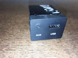 KIA Ceed Gniazdo / Złącze USB 961202B000