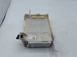 Toyota Yaris Module de fusibles 8273052K40