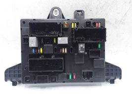 Opel Astra J Module de fusibles 365927271