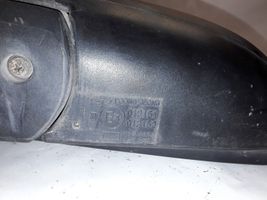 Hyundai Elantra Manualne lusterko boczne drzwi przednich E4012151