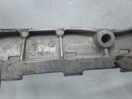 Volkswagen Touareg I Staffa di montaggio del compressore dell’A/C 7L0616879