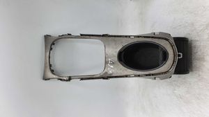 Toyota Avensis T270 Pavarų perjungimo svirties apdaila (plastikinė) 5880505080
