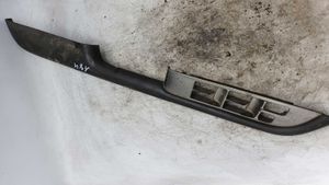 Nissan X-Trail T30 Support bouton lève vitre porte avant 809498H700