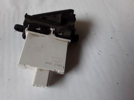 Mitsubishi Pajero Passenger airbag on/off switch R3311