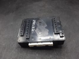 KIA Sportage Oven keskuslukituksen ohjausyksikön moduuli 954003U661