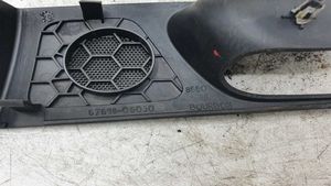 Toyota Avensis T250 Grilles, couvercle de haut-parleur porte arrière 6761805030