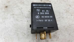 BMW 5 E39 Charging relay 61358365960