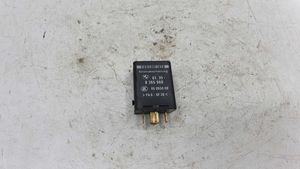 BMW 5 E39 Charging relay 61358365960