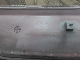 KIA Carnival Aizmugurē durvju dekoratīvā apdare (moldings) 877214D100