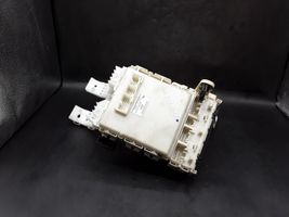 Toyota Urban Cruiser (XP110) Module de fusibles 8273052J00