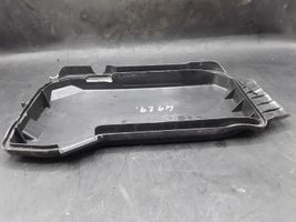 Mercedes-Benz C AMG W204 Tapa de caja de fusibles A2045400182