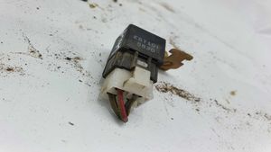 Mitsubishi L200 Other relay E8T1015820