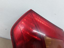 Toyota Corolla E120 E130 Aizmugurējais lukturis virsbūvē IB02F00E11