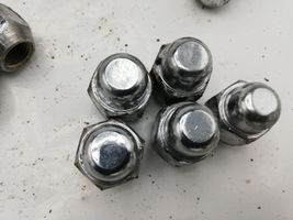 Hyundai ix 55 Nuts/bolts 