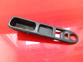 Peugeot 307 Support bouton lève vitre porte avant 532619