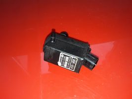 KIA Carens II Pompe de lave-glace de pare-brise 985103E000