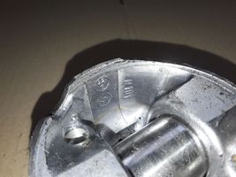 Toyota Avensis T250 Piston W101