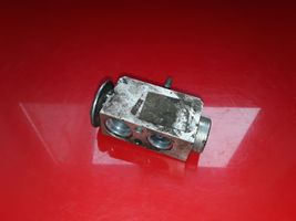 Ford Mondeo MK IV Valvola ad espansione dell’aria condizionata (A/C) 9G9119849AA