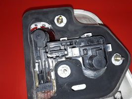 Volkswagen Touareg I Luci posteriori del portellone del bagagliaio 7L6945093J