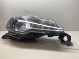 Citroen C3 Lampa przednia 1090041