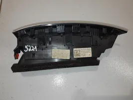 Ford S-MAX Boczna kratka nawiewu deski rozdzielczej EM2B19C681AK3F02