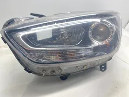 Hyundai i40 Lampa przednia 921013ZXXX