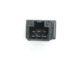 Isuzu Bighorn Windscreen/window heater switch 8970184642