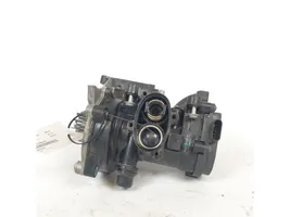 Audi A3 S3 8V Boîtier de thermostat / thermostat 06L121111L