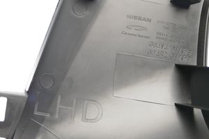 Nissan X-Trail T32 Ramka schowka deski rozdzielczej 684R26MA1BLHD