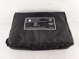 BMW 2 F22 F23 First aid kit 51477261178