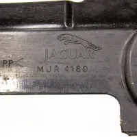 Jaguar XK8 - XKR Ylempi jäähdyttimen ylätuen suojapaneeli MJA4180AD