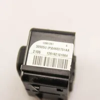 Dodge Grand Caravan Takaluukun avauskytkimen painike/kytkin 04502751AA