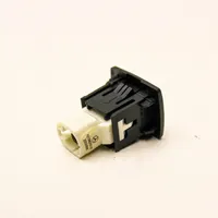 Mercedes-Benz S W221 USB-pistokeliitin A2188200187