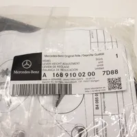 Mercedes-Benz A W168 Garniture du panneau de siège avant A1689100200