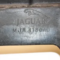 Jaguar XK8 - XKR Ylempi jäähdyttimen ylätuen suojapaneeli MJA4180AD