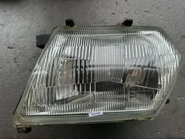 Nissan Patrol Y61 Lampa przednia 26060VB526