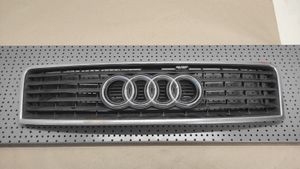 Audi A6 S6 C5 4B Grotelės viršutinės 4B0853551F