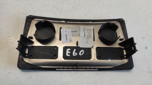 BMW 5 E60 E61 Panel gniazda zapalniczki deski rozdzielczej 130504