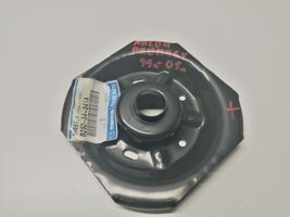 Mazda Premacy Soporte del muelle espiral/amortiguador B25D34341A