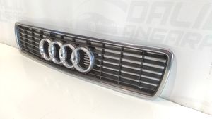Audi 80 90 S2 B4 Etupuskurin ylempi jäähdytinsäleikkö 8G0853651C