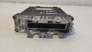 Volkswagen Golf III Calculateur moteur ECU 0261200701