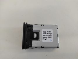 Toyota RAV 4 (XA50) USB-Anschluss 8553242020