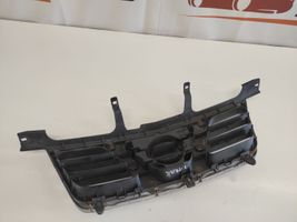 Nissan X-Trail T30 Grille calandre supérieure de pare-chocs avant 623108H700