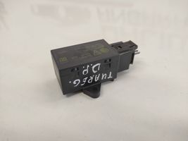 Volkswagen Touareg I Seat heating relay 7L0959772