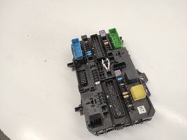 Opel Astra H Module de fusibles 13222173