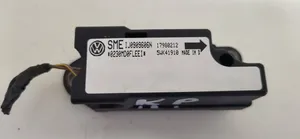 Volkswagen PASSAT B5 Датчик удара надувных подушек 1J0909606N