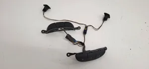 Opel Zafira A Boutons / interrupteurs volant 6014387