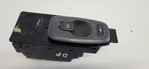 Volvo S60 Electric window control switch 8682950