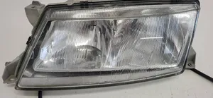 Saab 9-5 Lampa przednia 111109001