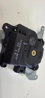 Toyota Avensis T250 Motor/activador trampilla de calefacción AE0637008610